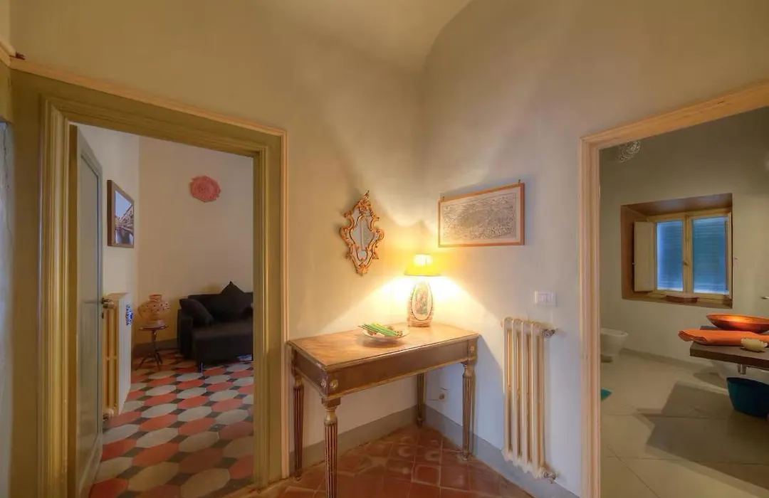Historical Building Charming Apartment-1